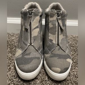 Camo Wedges